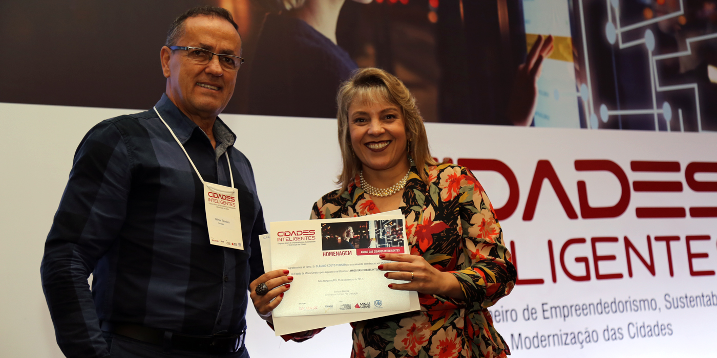 A assessora da Presidência representou o presidente Cláudio Terrão (Foto: Thiago Rios)